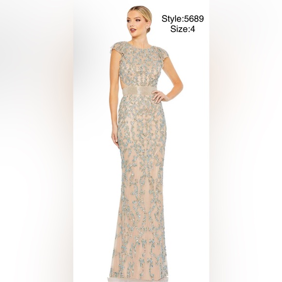 Open lace back nude multicolour gown with slim silhouette - Picture 1 of 3